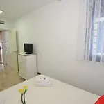 Ana Apartment *